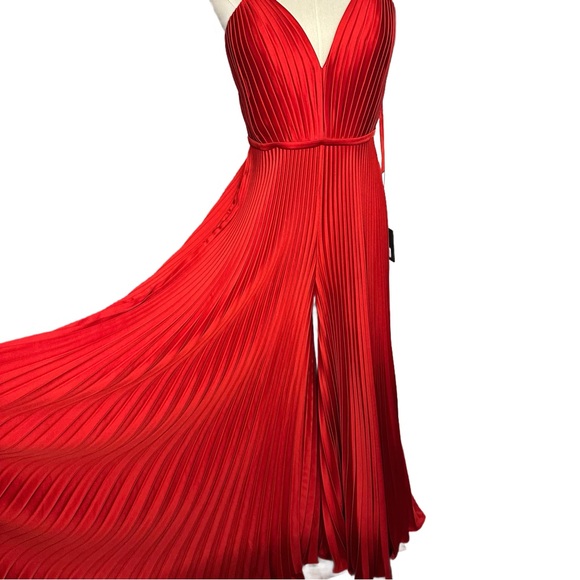 MAC DUGGAL Red Pleated Plunge Neck Wide Leg Jumpsuit - Picture 5 of 13